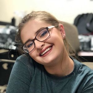 Meet your Posher, Laura